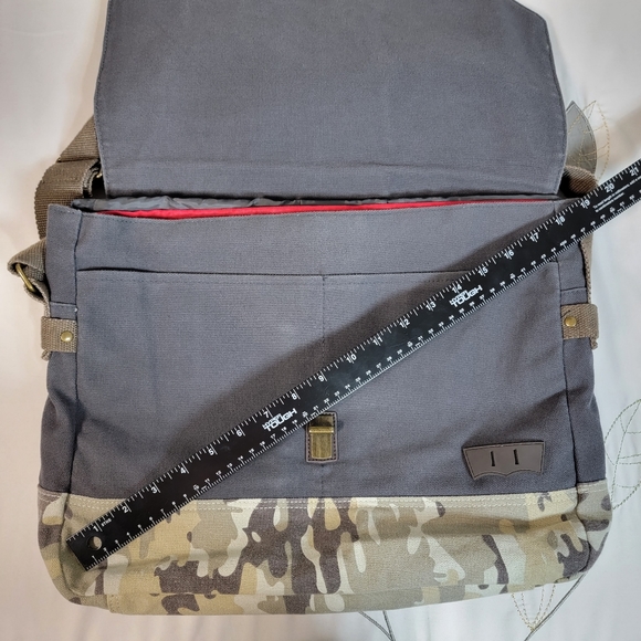 Levi's Canvas Messenger Computer Bag, Green/Gray/Grey/Camouflage - Picture 12 of 14